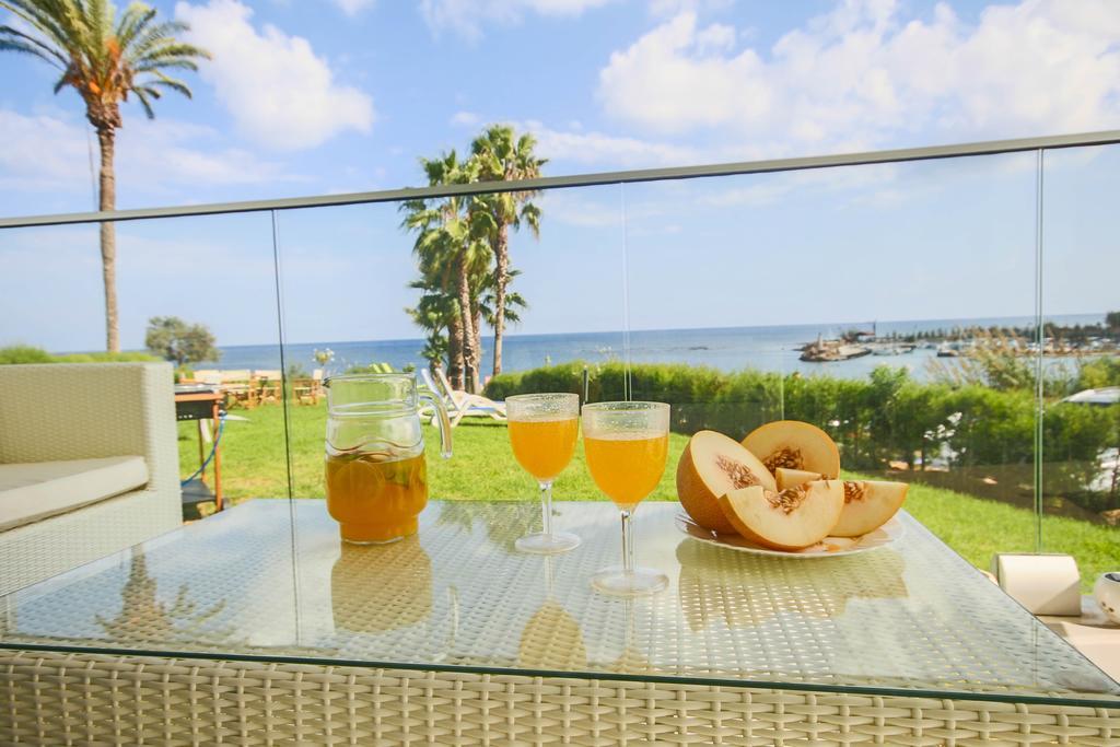 Beachfront Trident Протарас Стая снимка
