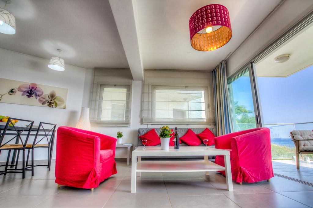 Beachfront Trident Протарас Екстериор снимка