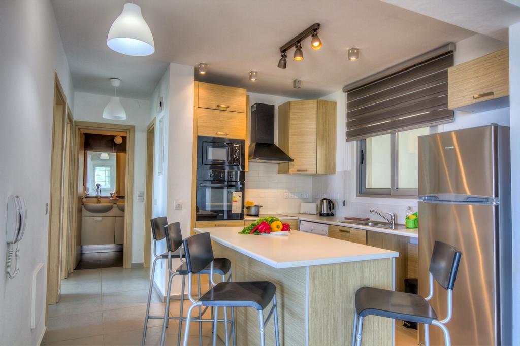 Beachfront Trident Протарас Екстериор снимка
