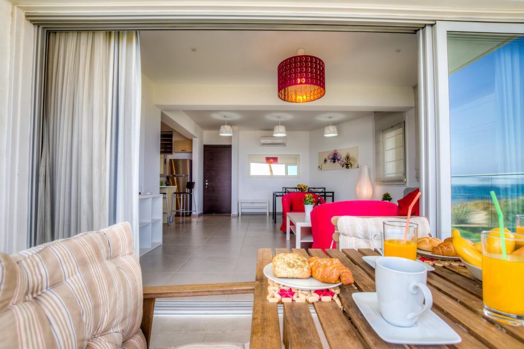 Beachfront Trident Протарас Екстериор снимка