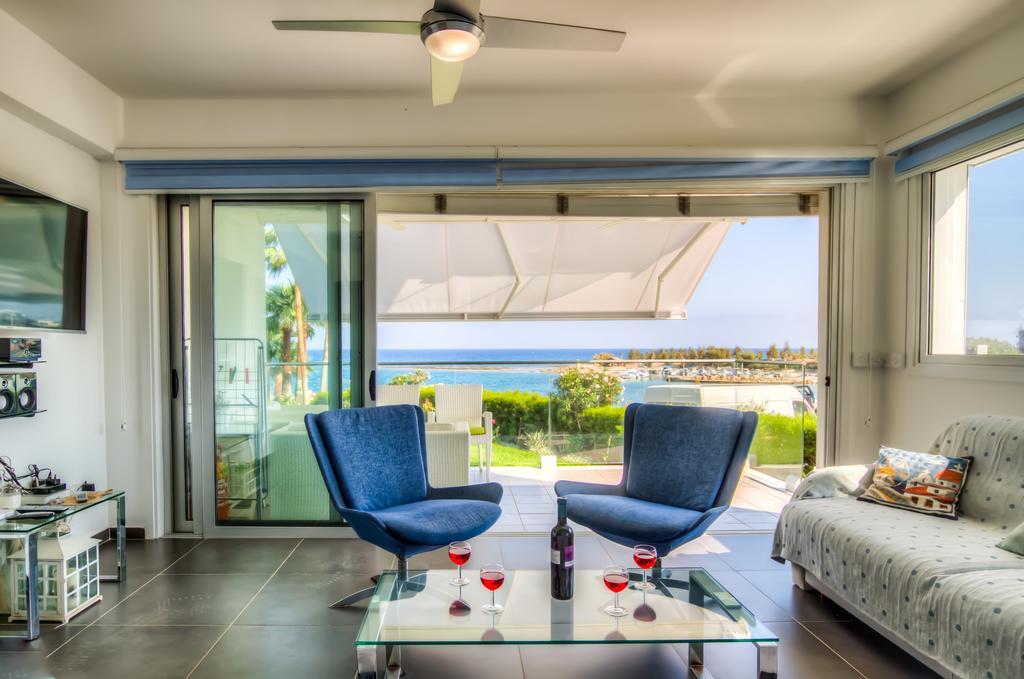 Beachfront Trident Протарас Екстериор снимка