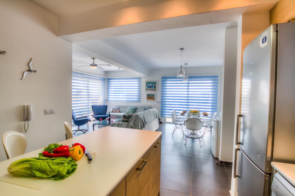 Beachfront Trident Протарас Екстериор снимка