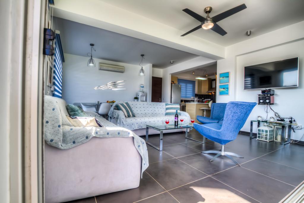 Beachfront Trident Протарас Екстериор снимка