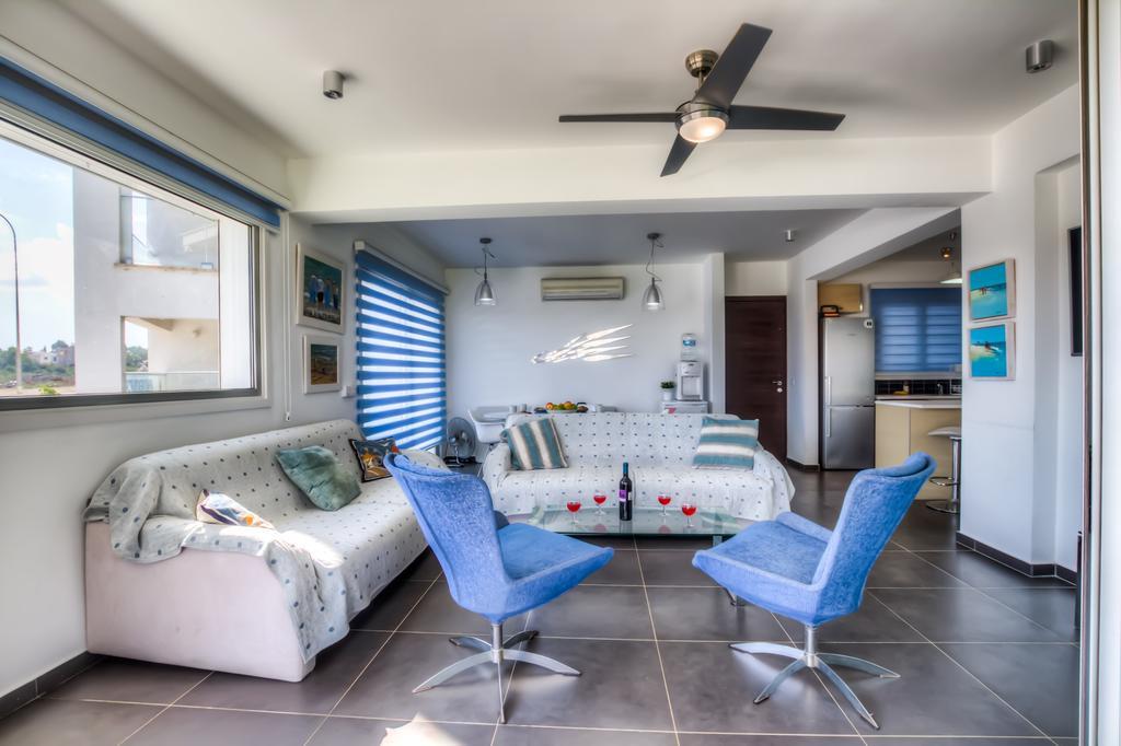 Beachfront Trident Протарас Екстериор снимка