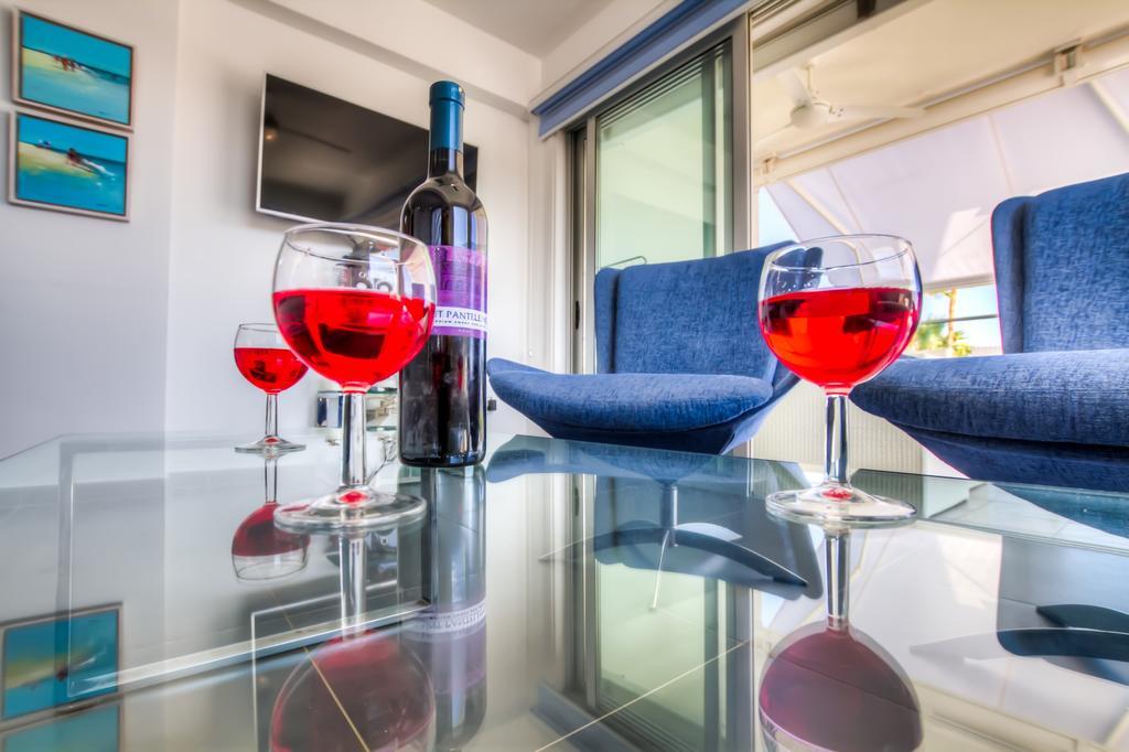 Beachfront Trident Протарас Екстериор снимка