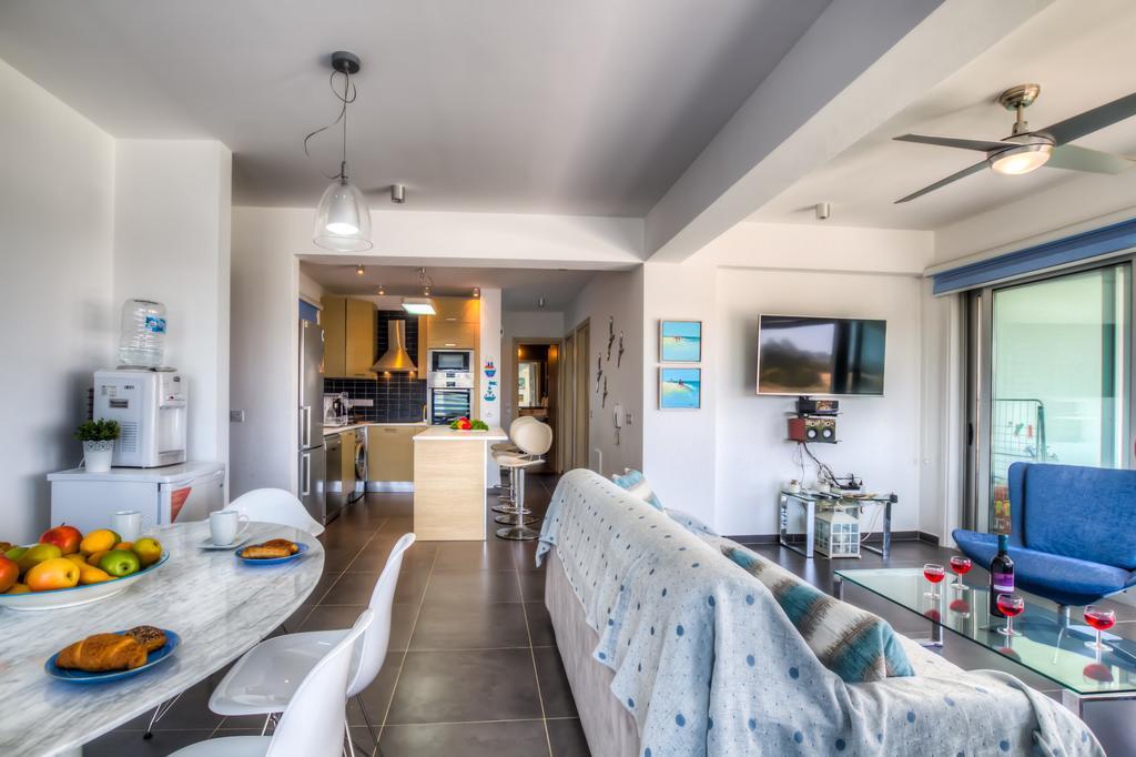 Beachfront Trident Протарас Екстериор снимка