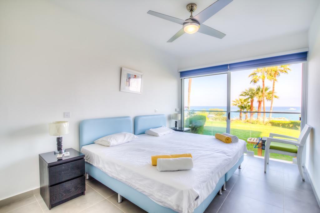 Beachfront Trident Протарас Екстериор снимка