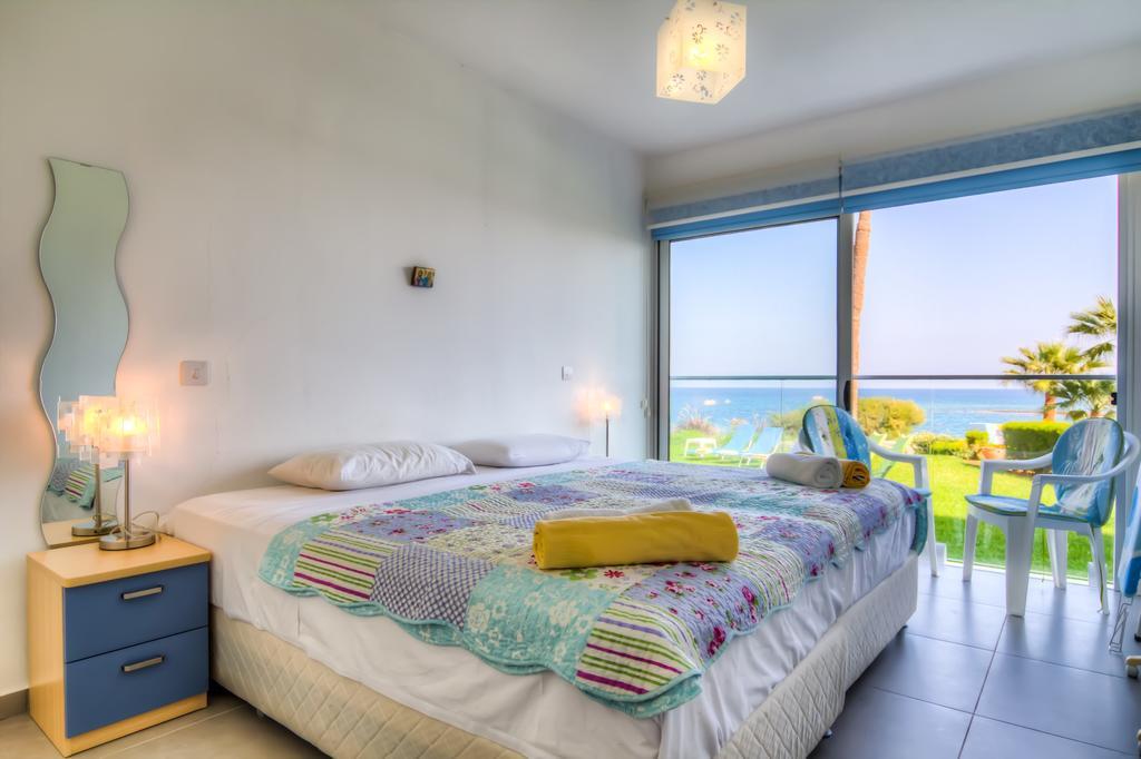 Beachfront Trident Протарас Екстериор снимка