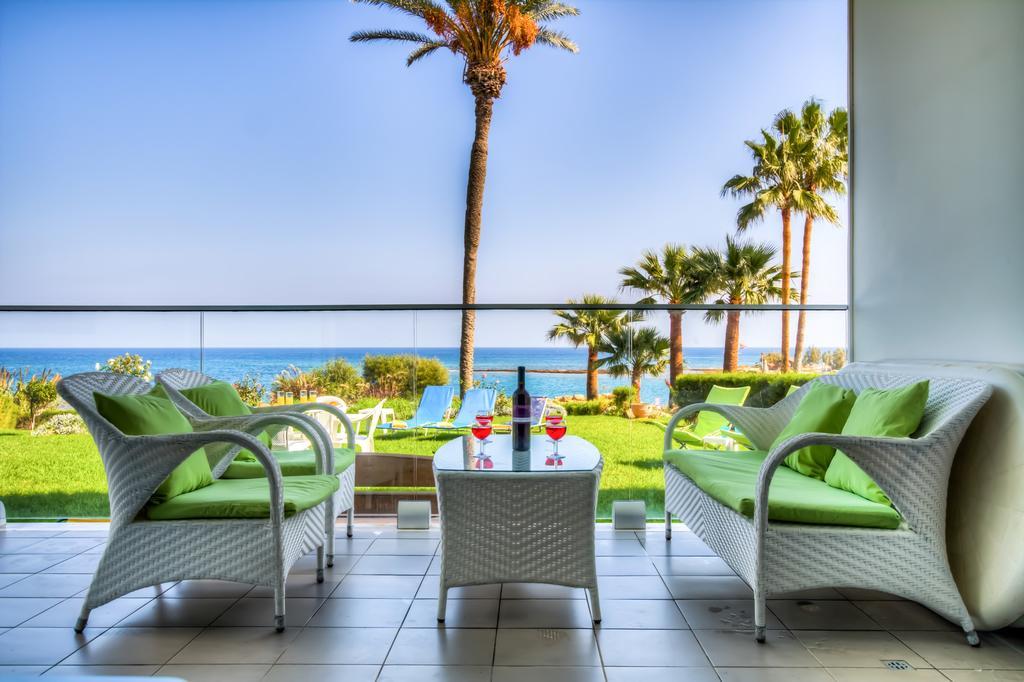 Beachfront Trident Протарас Екстериор снимка