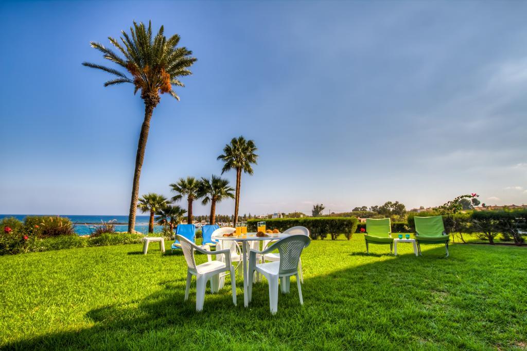 Beachfront Trident Протарас Екстериор снимка