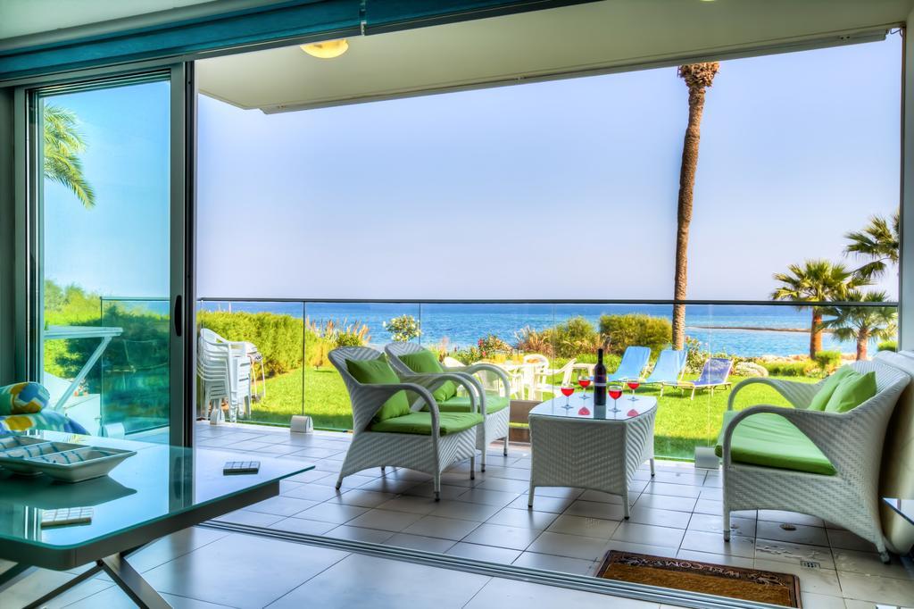 Beachfront Trident Протарас Екстериор снимка
