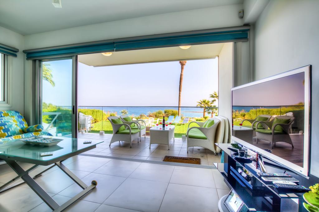 Beachfront Trident Протарас Екстериор снимка